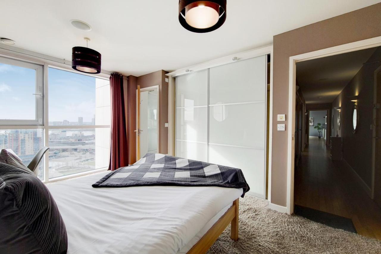 Deluxe Three Bedroom Apartment By London Excel Stays Eksteriør billede