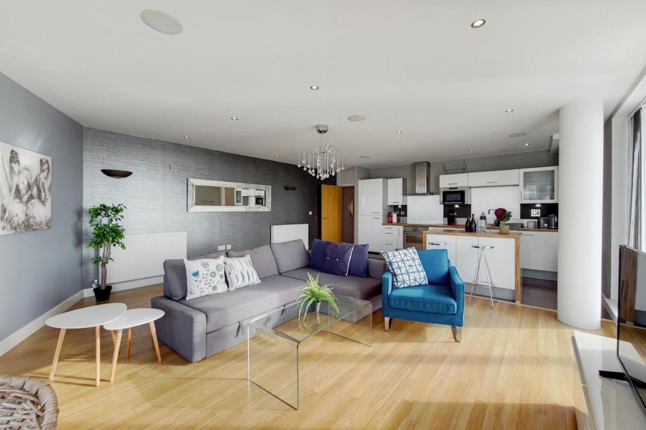 Deluxe Three Bedroom Apartment By London Excel Stays Eksteriør billede